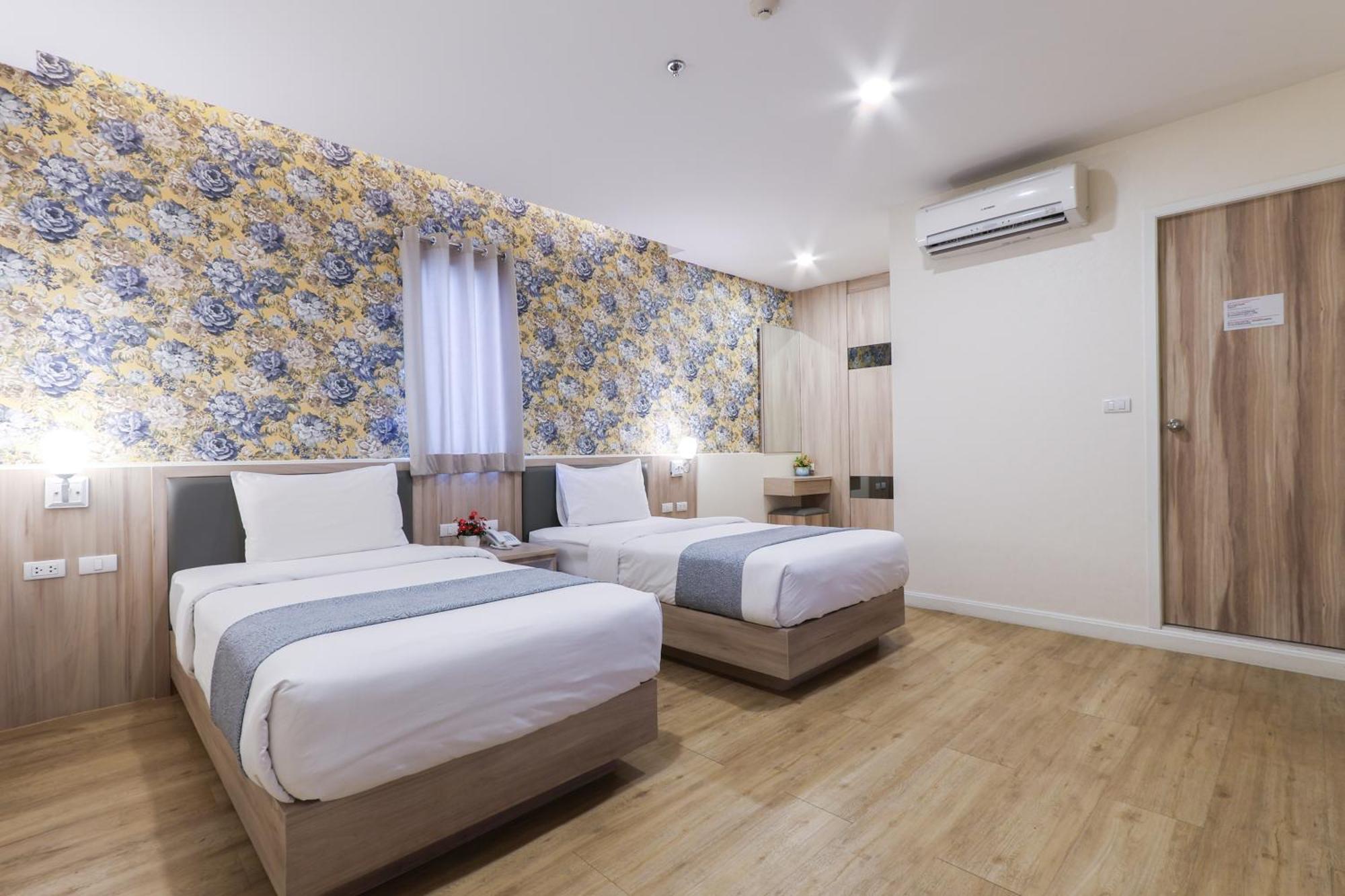 Leela Orchid Khách sạn 3*