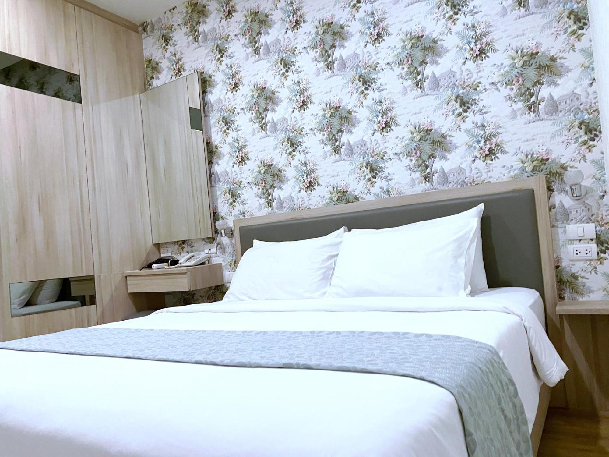 Khách sạn Leela Orchid Bangkok