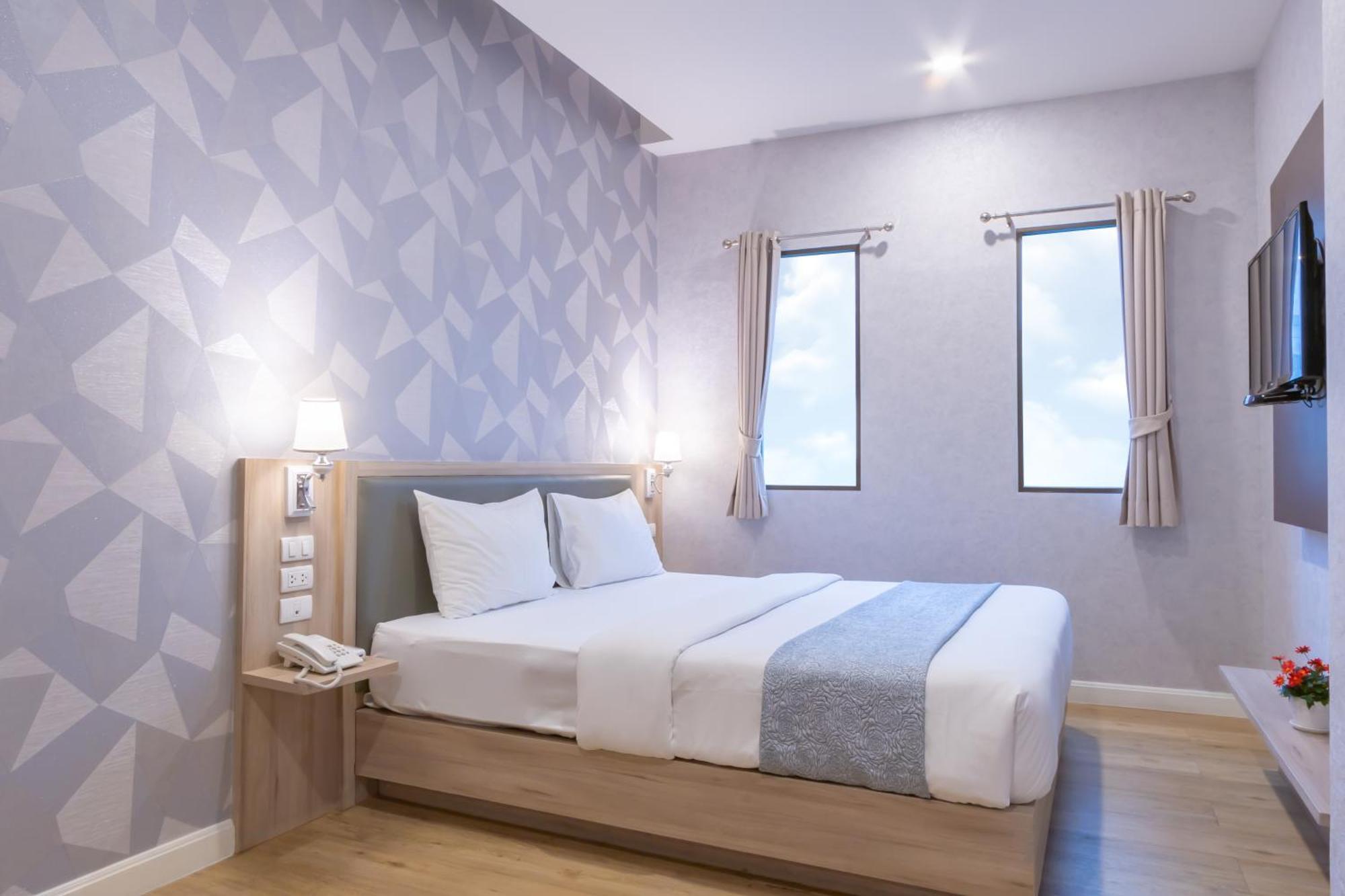 Leela Orchid Khách sạn 3*